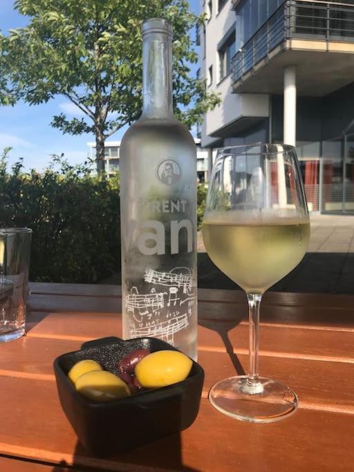 Stort Hus I Porsgrunn Sentrum Med Gangavstand Til "Alt" & Gratis Parkering Til Flere Biler Exterior foto